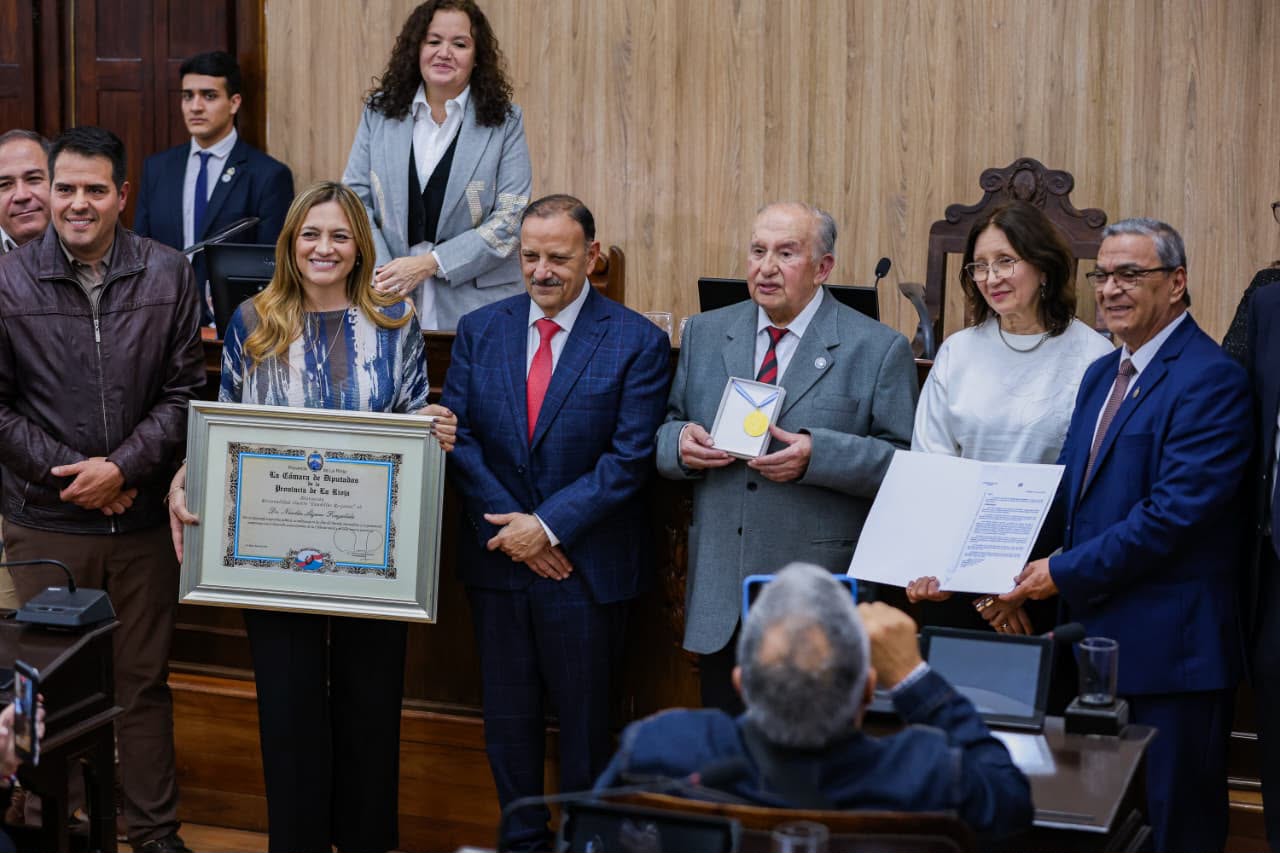 Emotivo homenaje en vida al Dr. Lázaro “Nene” Fonzalida por su trayectoria y vocación de servicio