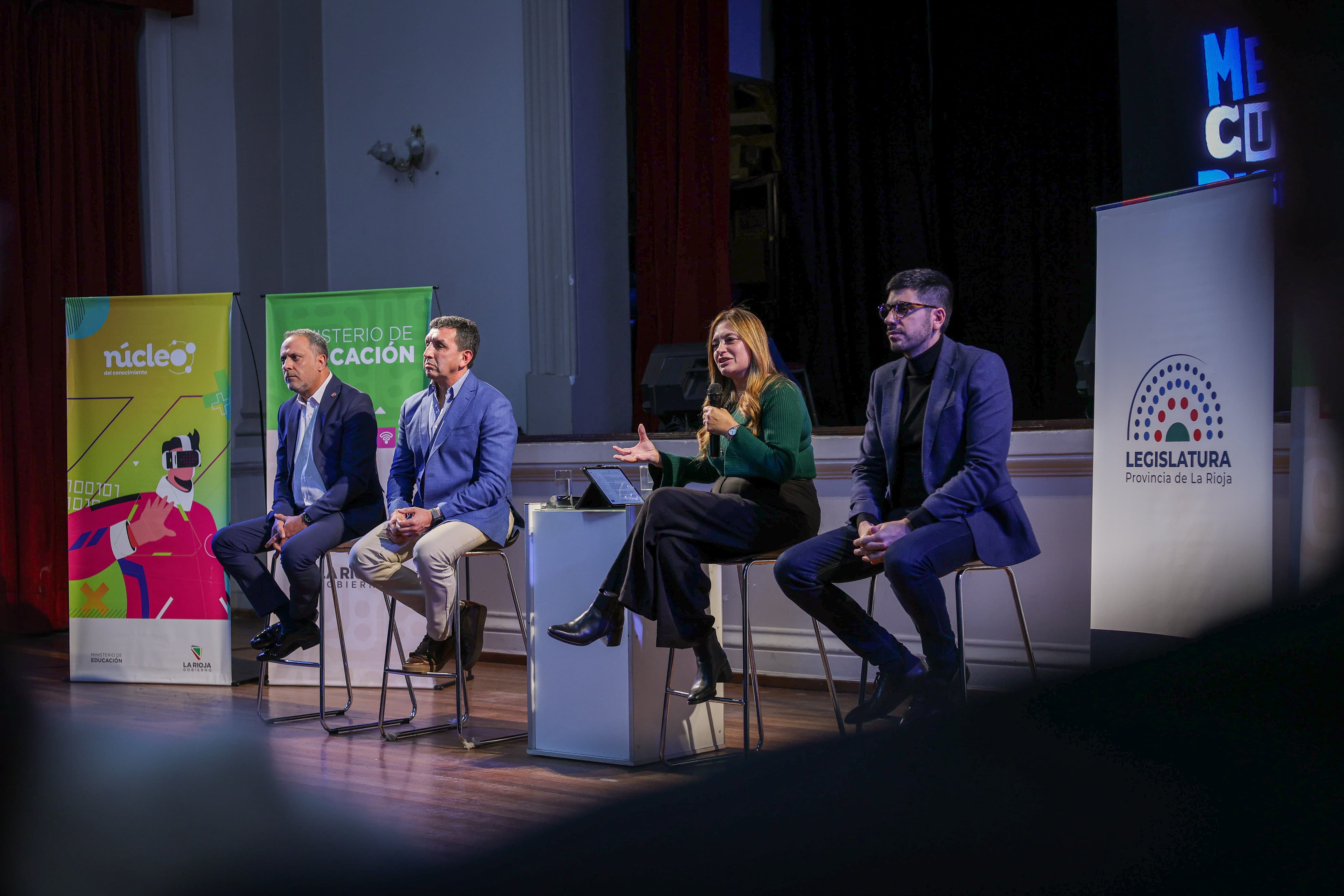 La Feria del Libro fue escenario de un debate sobre el Estado inteligente y el futuro de La Rioja