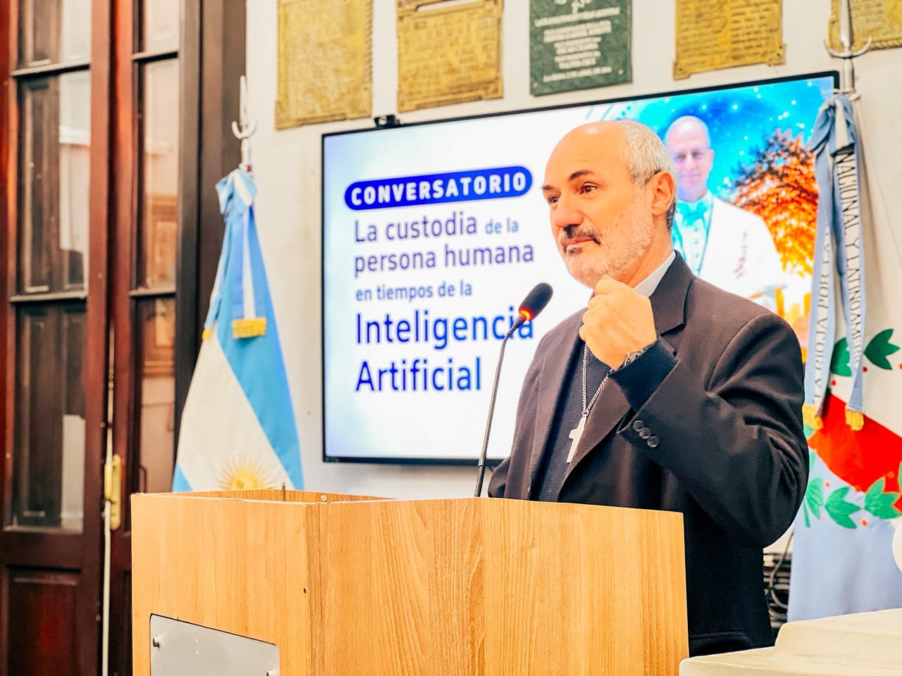 La Legislatura abrió un espacio de reflexión sobre la persona humana frente al avance de la inteligencia artificial